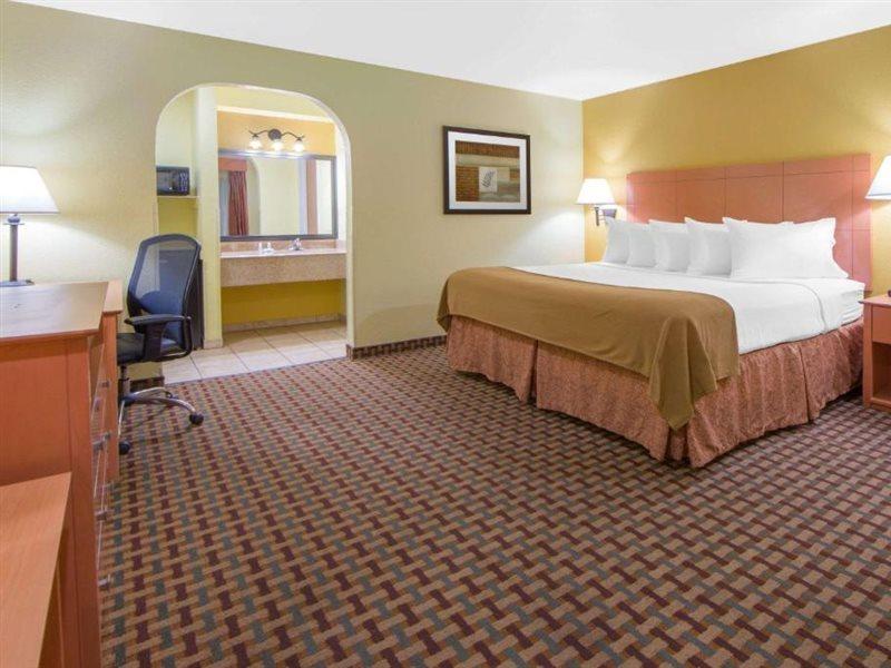 Days Inn By Wyndham Lubbock South Kültér fotó