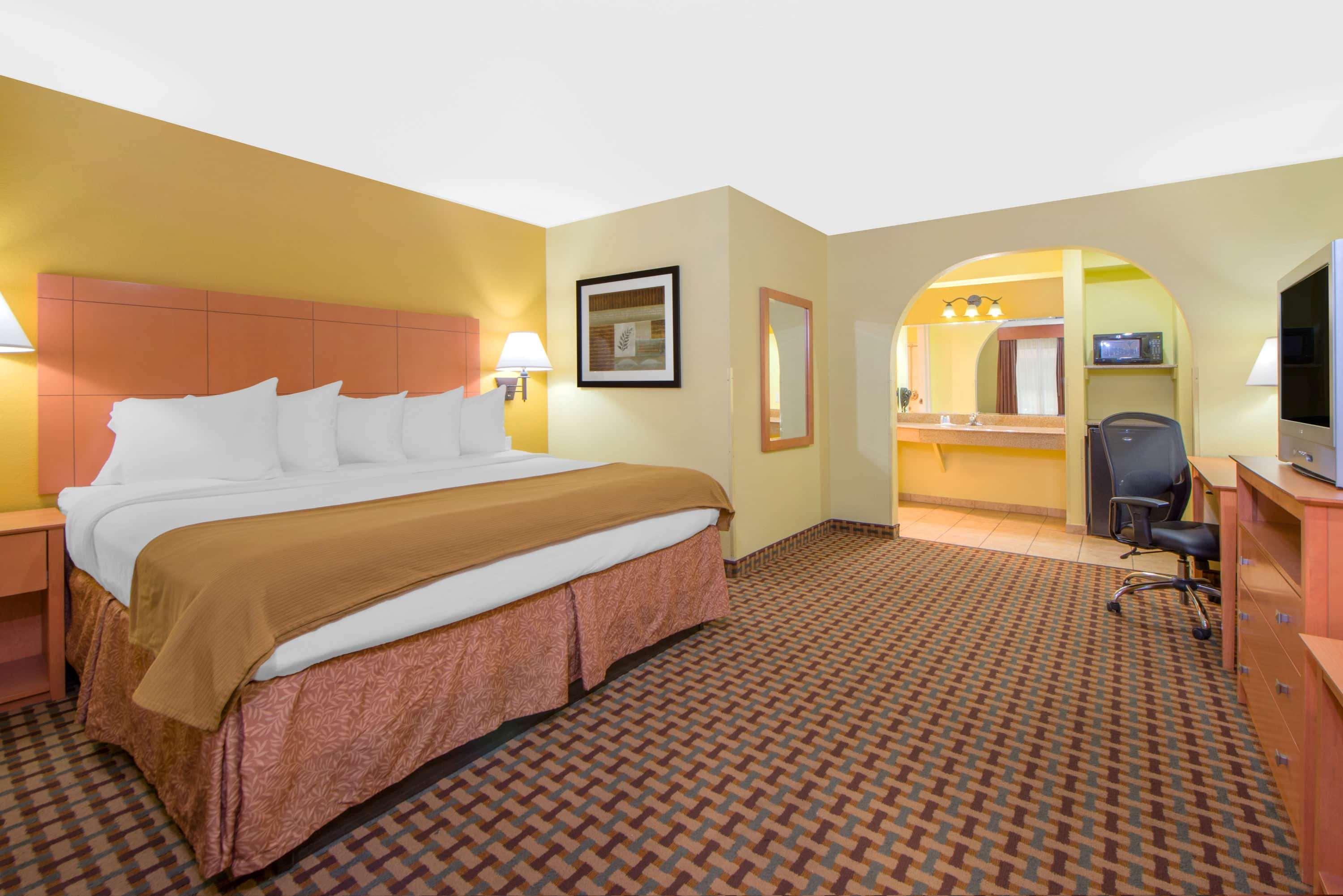 Days Inn By Wyndham Lubbock South Kültér fotó