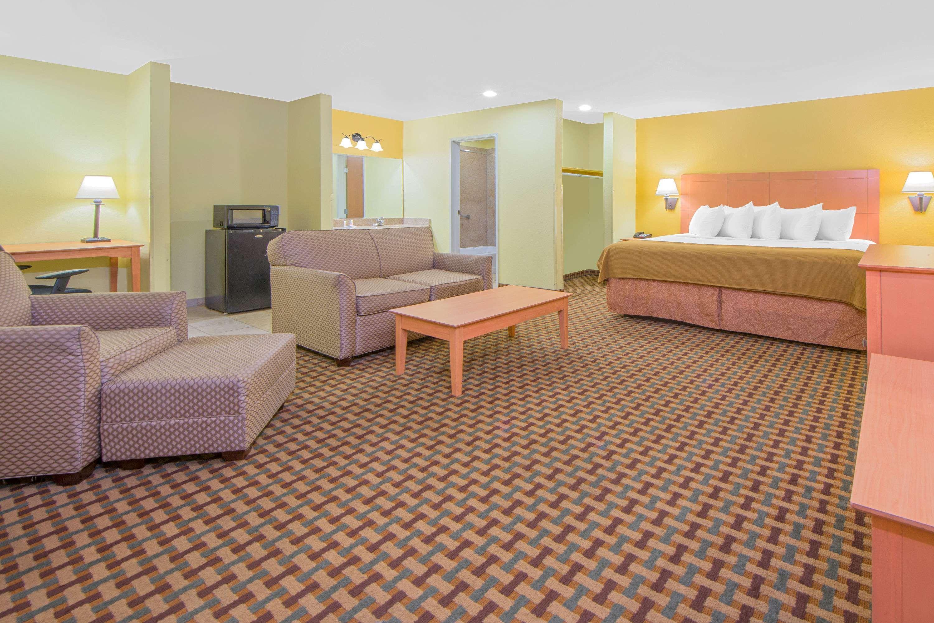 Days Inn By Wyndham Lubbock South Kültér fotó
